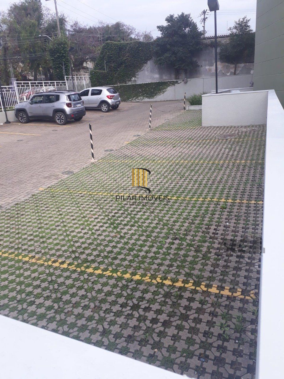 APARTAMENTO DE 2 DORMITÓRIOS E VAGA ESCRITURADA EM CONDOMÍNIO COM INFRA COMPLETA.