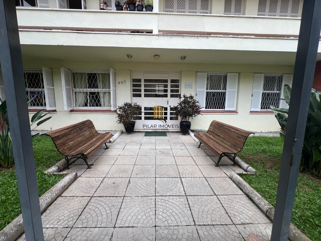 Apartamento 3 dormitórios, sacada em 107m2 no bairro Menino Deus - Pilar Imóveis