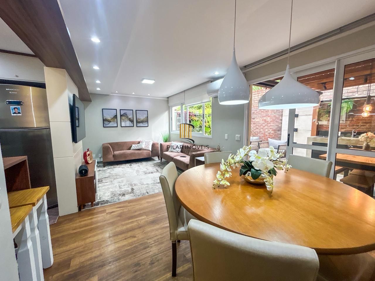 Casa em Condomínio com 03 quartos, 01 suíte e 02 vagas cobertas - Teresópolis