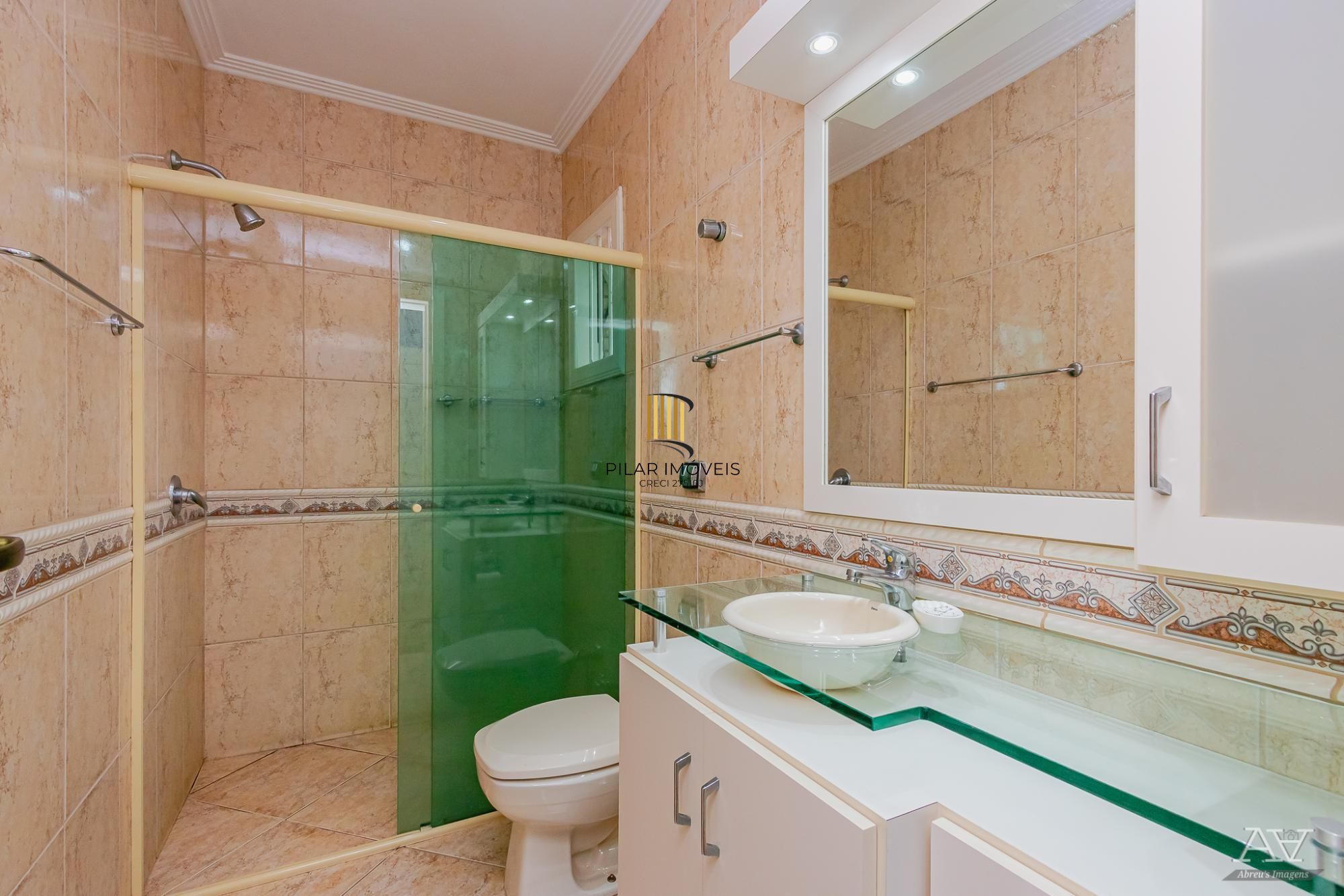 Linda Casa com 3 suítes no Santa Fé