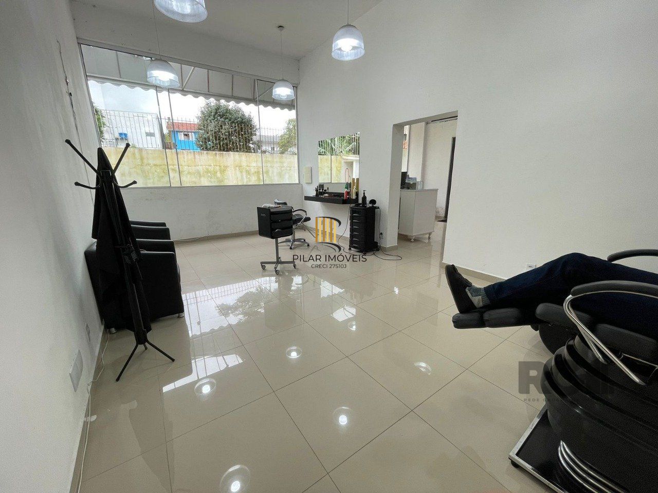 Prédio comercial 225m², com 5 lojas individuais, pé direito alto - ótima localização na Vila Conceição.