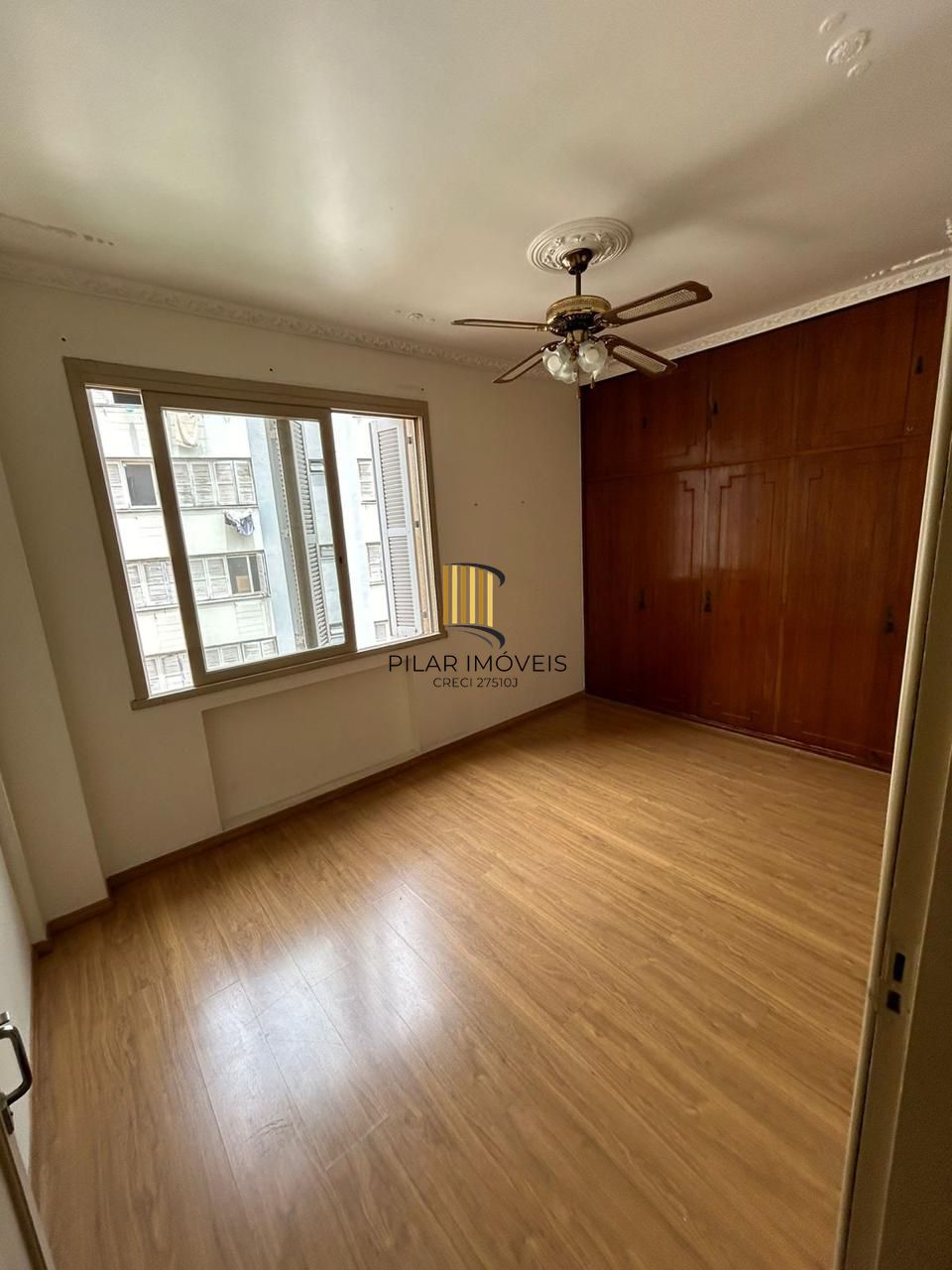 Apartamento com 03 quartos e 02 banheiros no Centro Histórico de Porto Alegre
