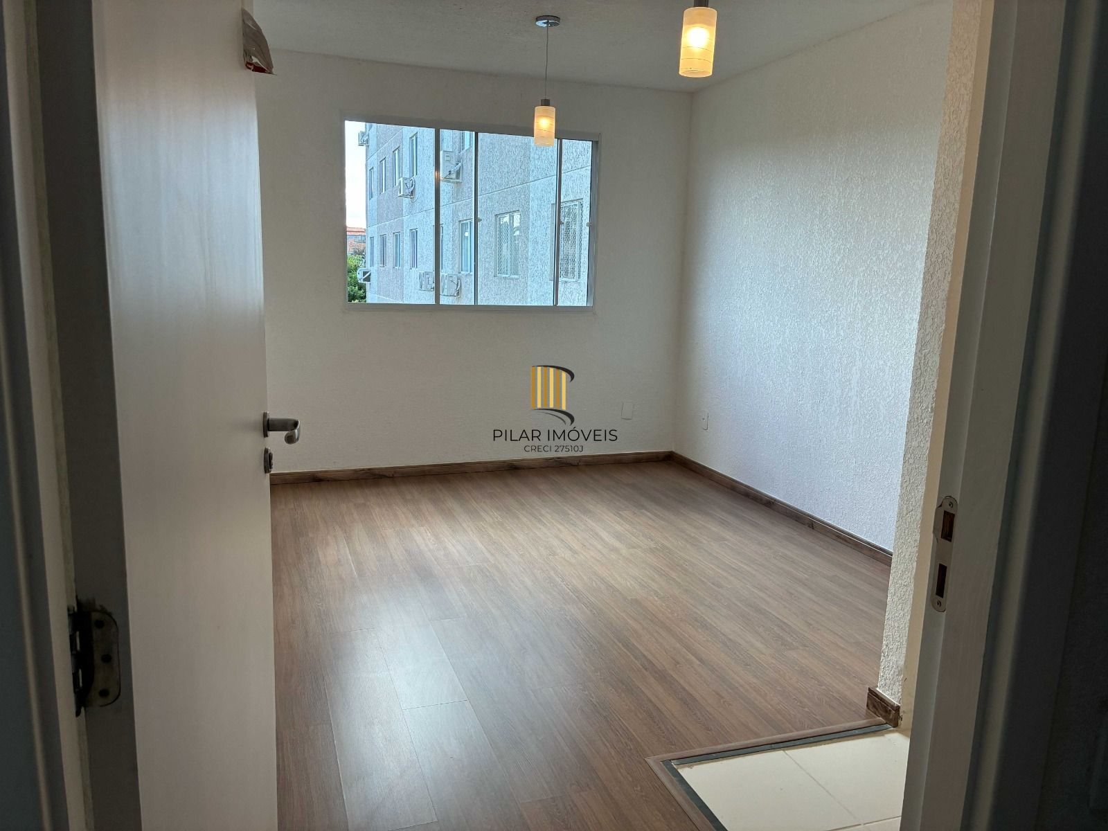 Apartamento com 02 quartos e 01 vaga no Bairro Santa Rosa de Lima em Porto Alegre