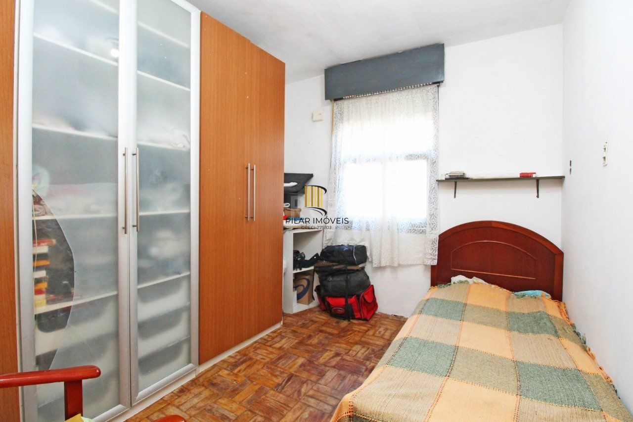 Casa 5 Dormitório(s) Bairro Camaquã