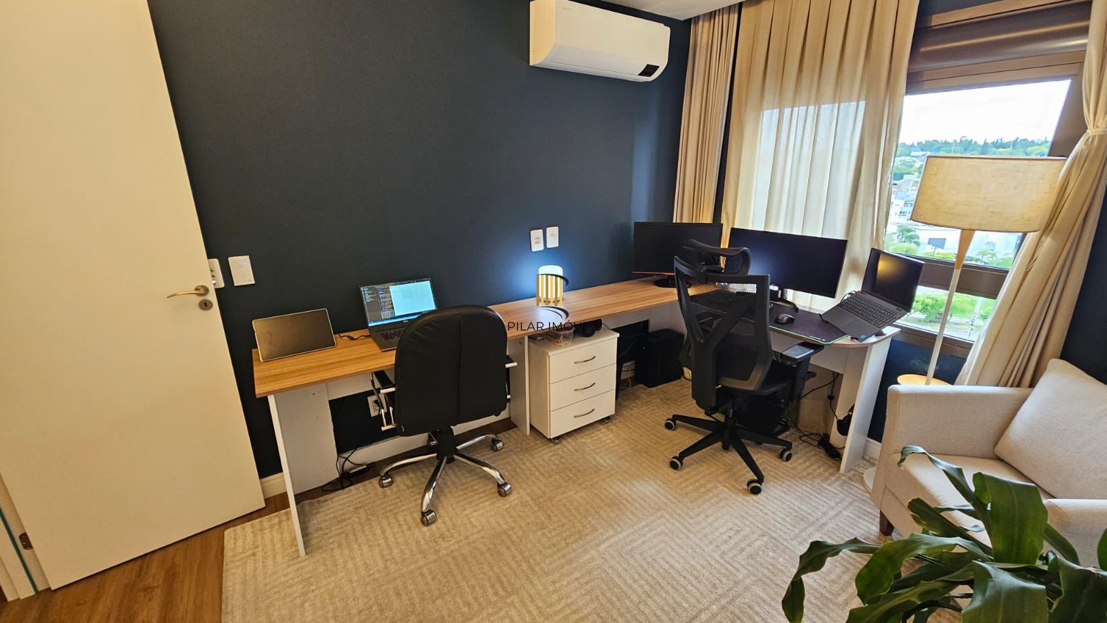 Apartamento de 2 dormitórios 2 suítes , vaga dupla coberta escriturada !