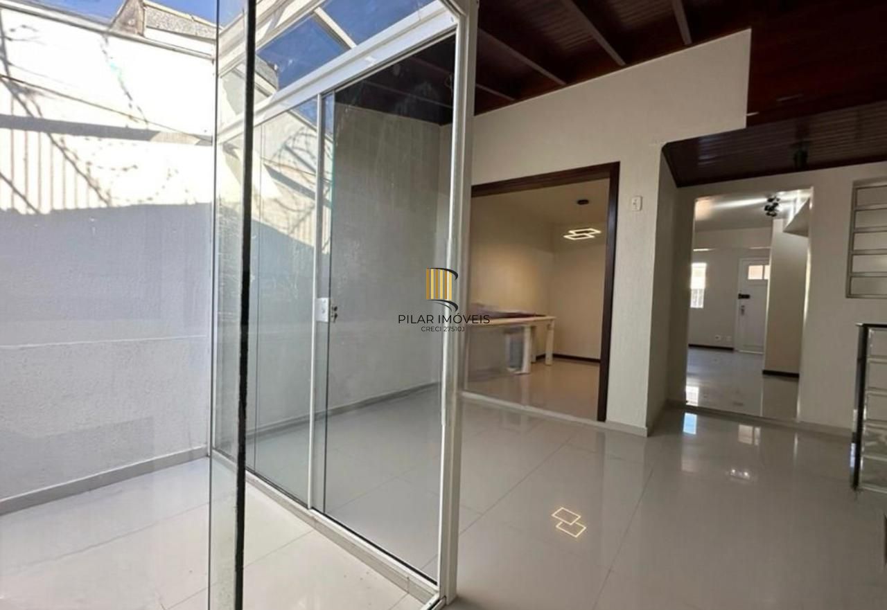 Casa em condominio , 2 dorm, 1 vaga, bairro Sarandi, condomínio Acapulco.