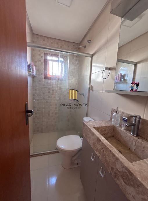 Casa 3 dormitórios no bairro Guarujá