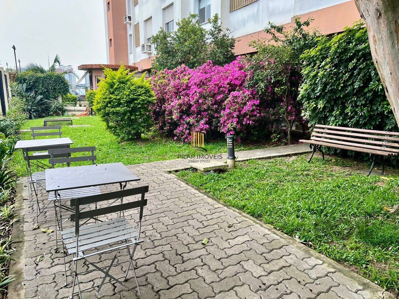 Apartamento 2 dormitórios mobiliado no bairro  Partenon.