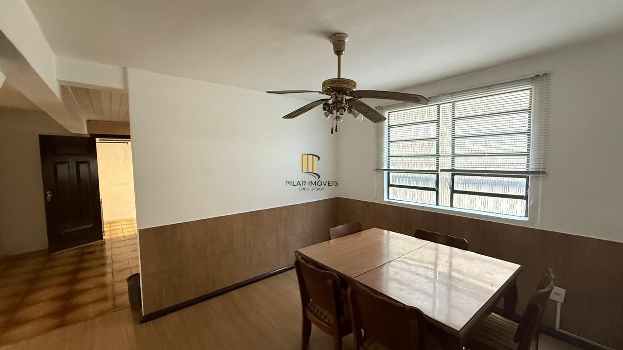 CASA 3 DORMITÓRIOS 4 BANHEIROS 4 VAGAS 1 SUÍTE, PÁTIO NO BAIRRO MEDIANEIRA PORTO ALEGRE/RS