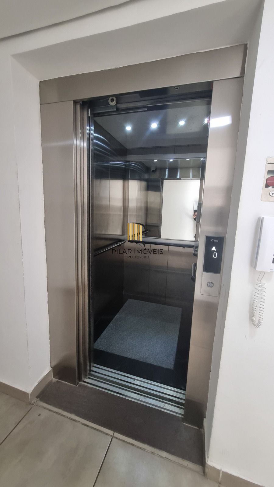Apartamento com 02 quartos no Bairro Alto Petrópolis e 01 vaga