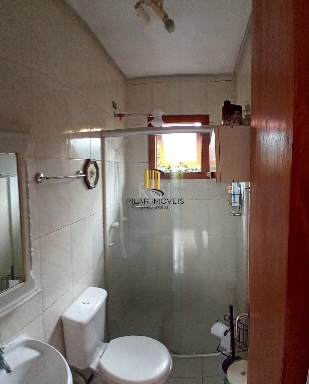 Casa em condomínio com 02 dormitórios