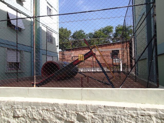 Apartamento de 3 dormitórios , portaria 24 horas , salão de festas , churrasqueira !