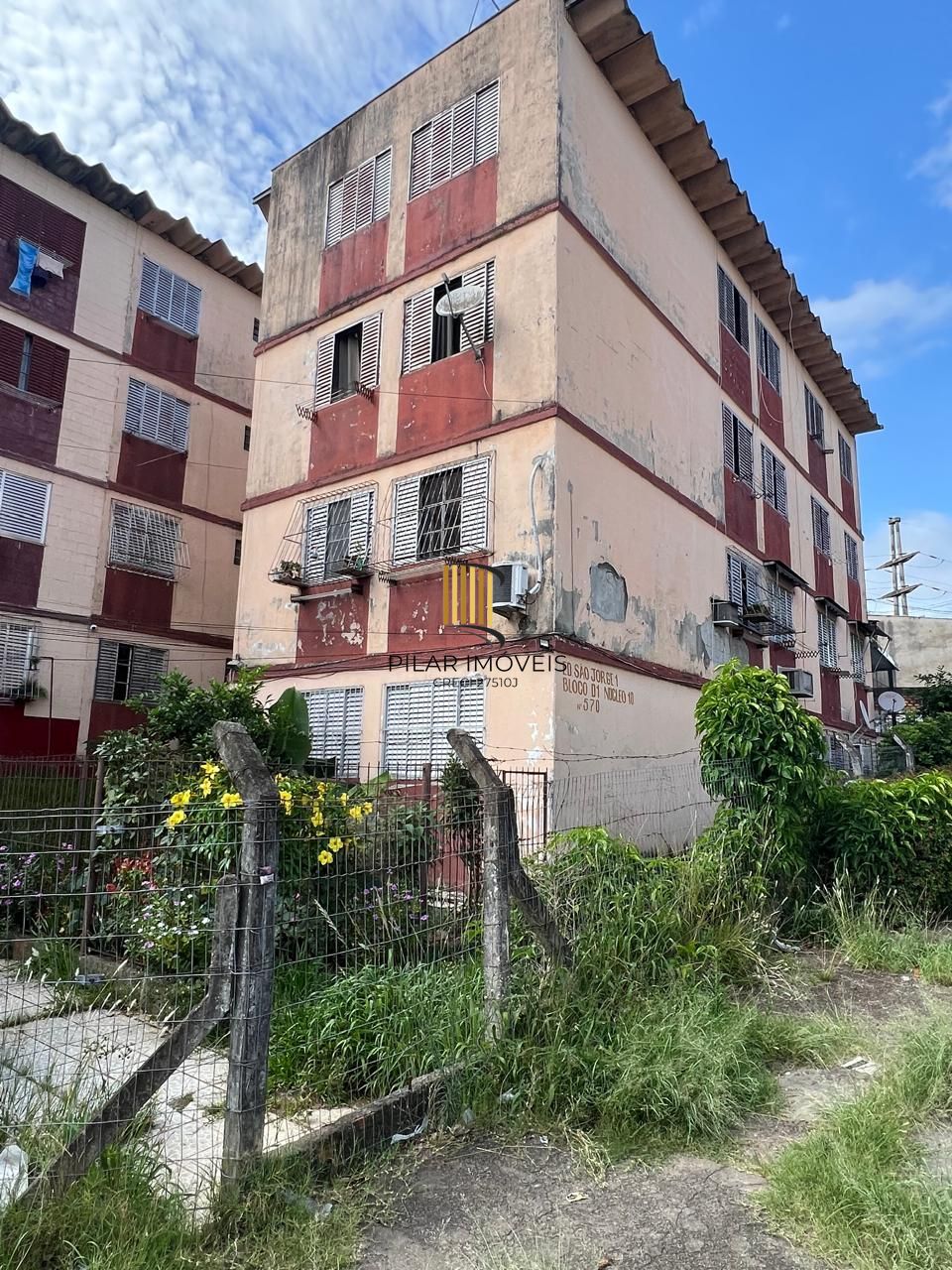 Apartamento à Venda com 02 Quartos na Av do Forte, Vila Ipiranga em Porto Alegre