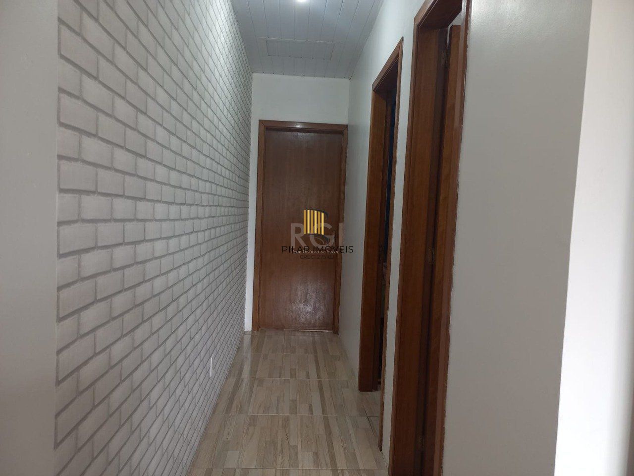 Casa com 02 dormitorios, 01 Banheiro social no Bairro:Hipica