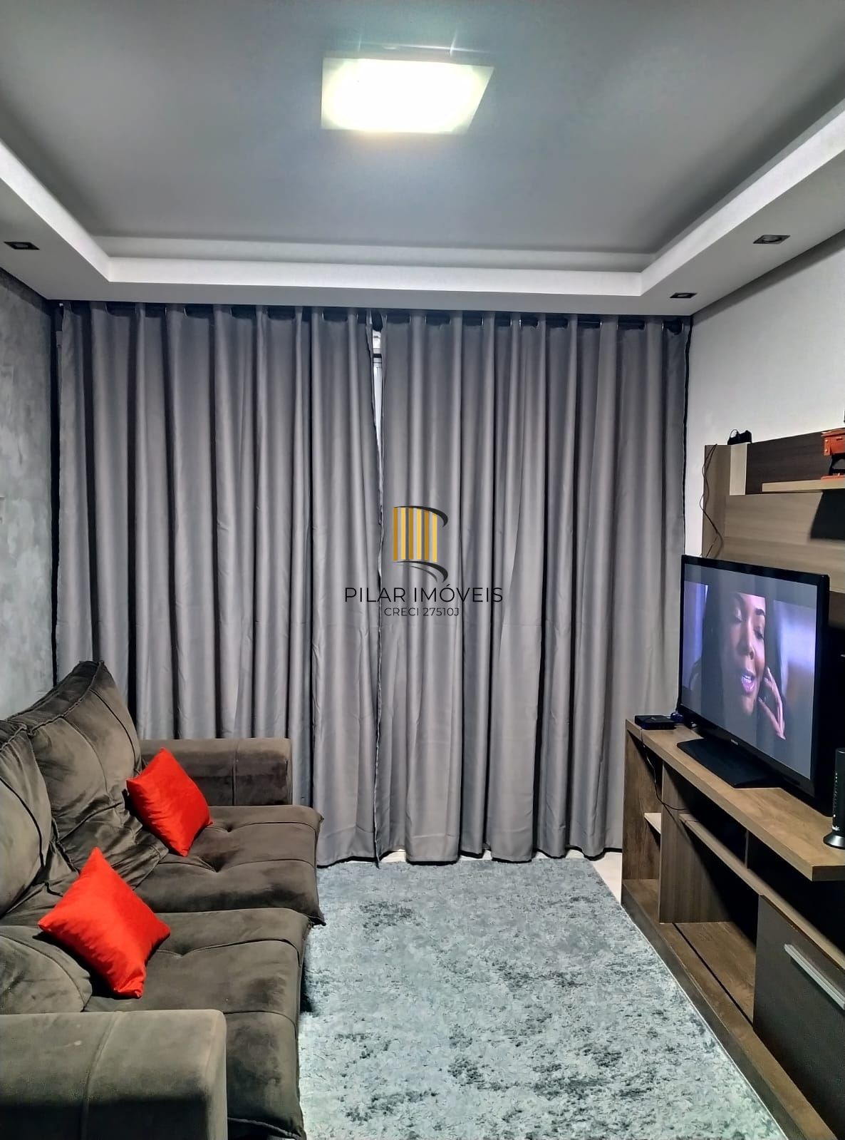 Apartamento com 02 quartos, 02 banheiros e  01 vaga no Bairro Vila Ipiranga