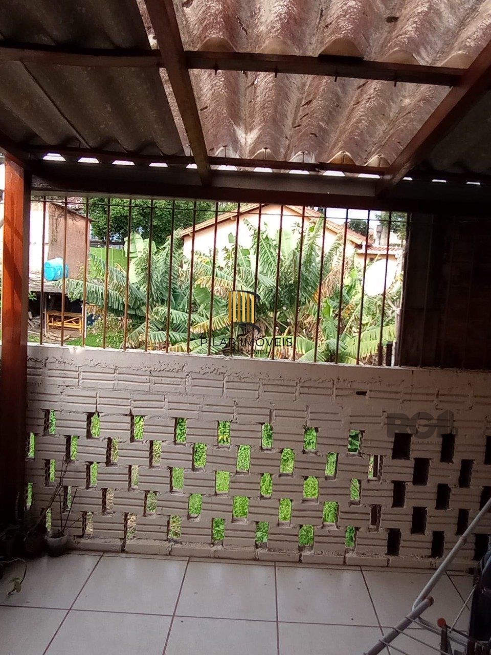 Sobrado para Venda - 36m², 2 dormitórios, 1 vaga - Guarujá, Porto Alegre