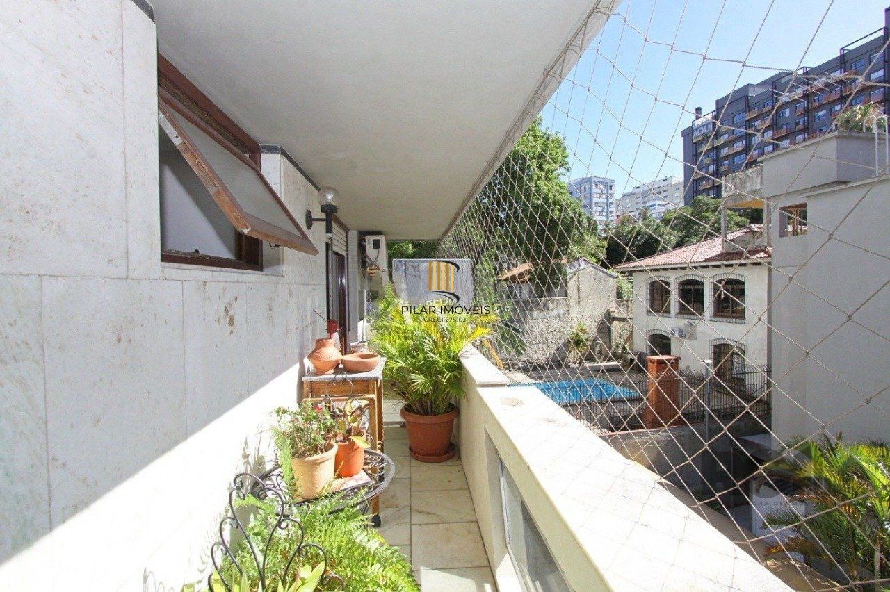 Apartamento a venda no coração do bom fim em Porto Alegre.