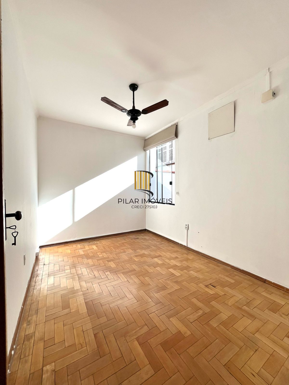 Apartamento 2 Dormitórios com Sacada e Pátio - Excelente Localização
