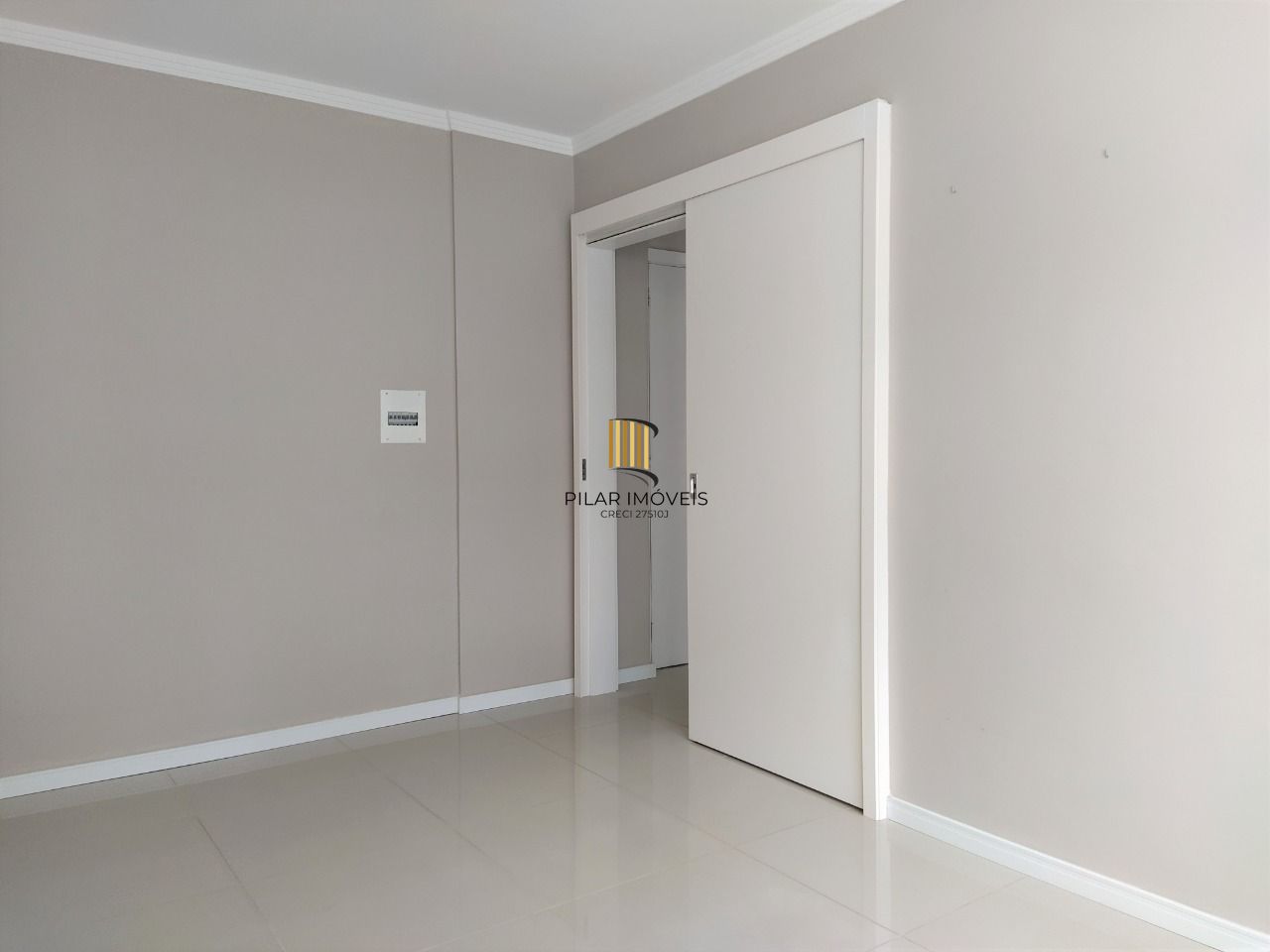 Apartamento reformado de 1 dormitório em andar alto !