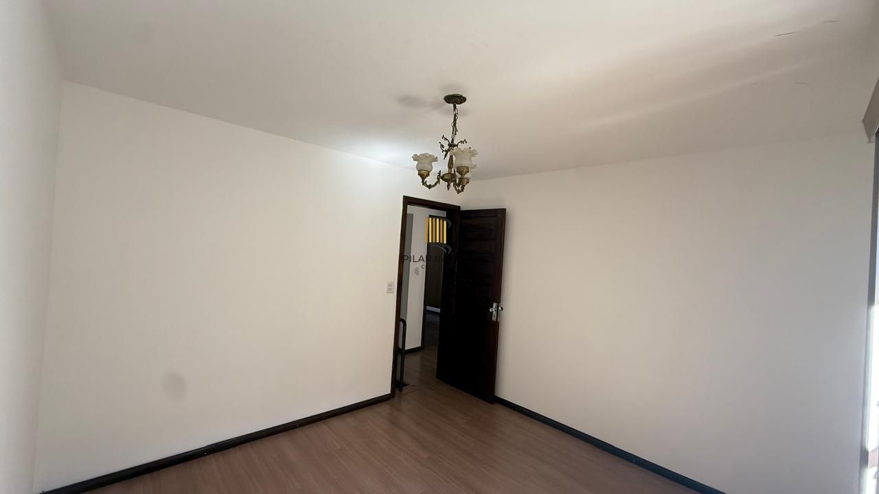 CASA 3 DORMITÓRIOS 4 BANHEIROS 4 VAGAS 1 SUÍTE, PÁTIO NO BAIRRO MEDIANEIRA PORTO ALEGRE/RS