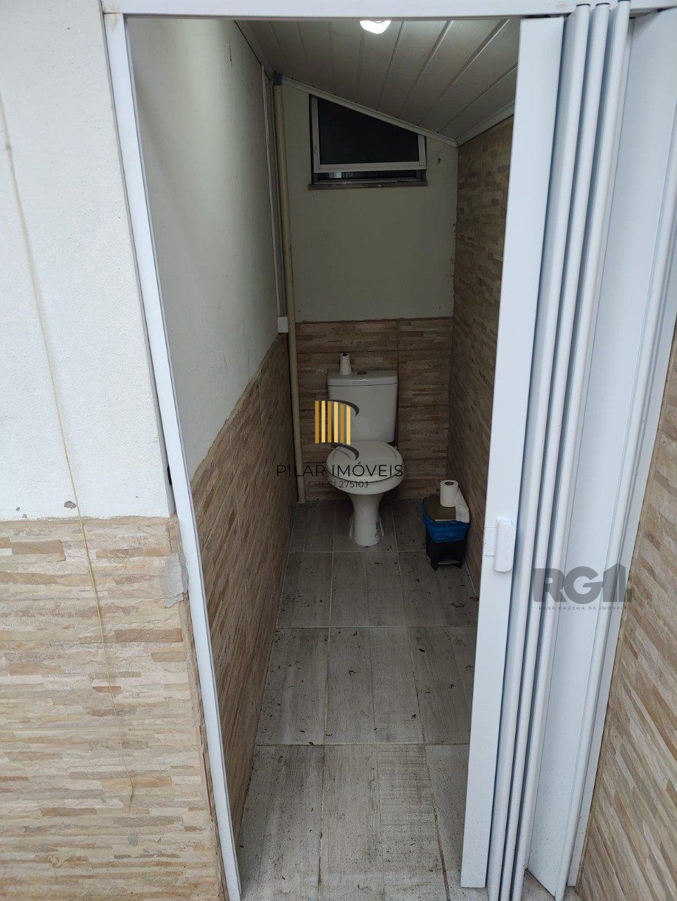 Casa com 2 dormitórios em condomínio fechado em Canoias