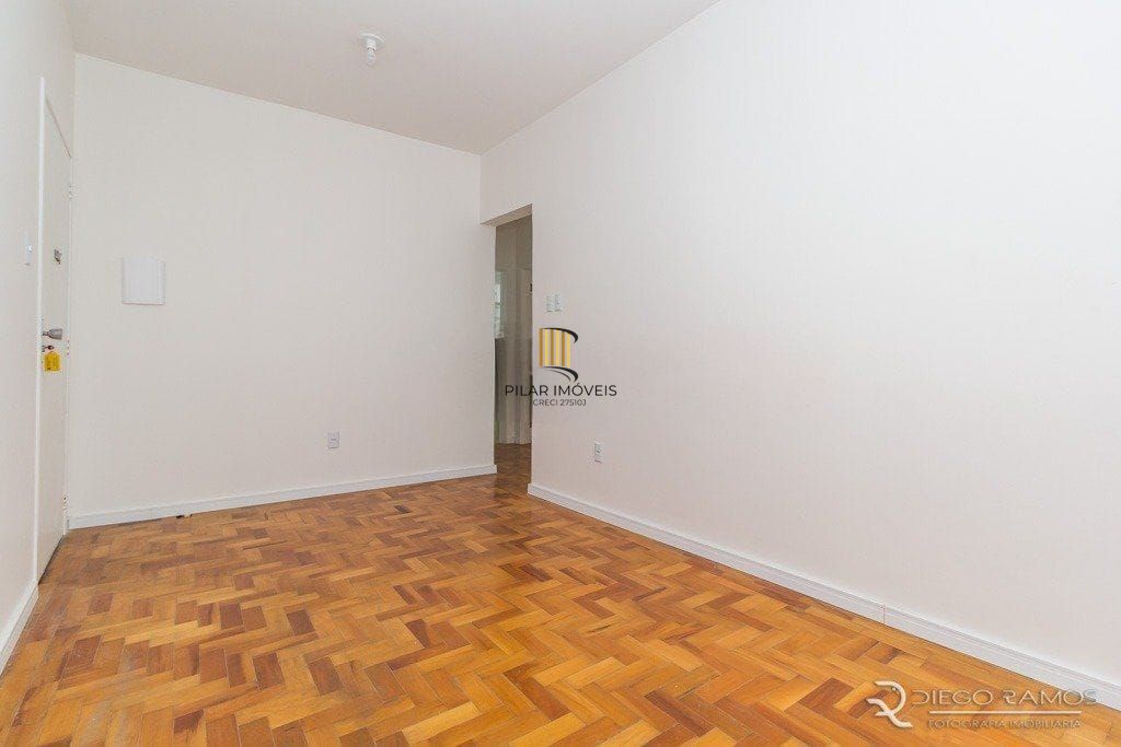 Apartamento de 02 quartos, sendo 01 com Ar condicionado, no bairro  Centro Histórico em Porto Alegre/RS.