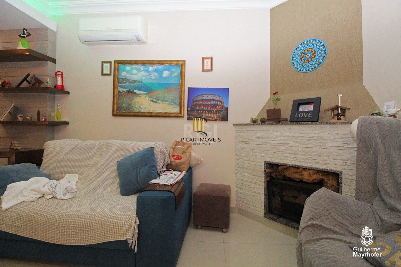 Casa para Venda - 227.93m², 3 dormitórios, sendo 1 suites, 2 vagas - Chácara das Pedras