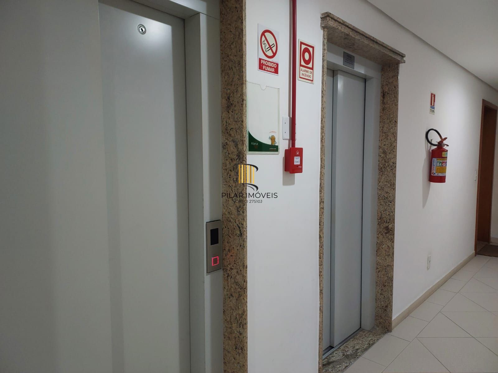 Apartamento com 3 dormitórios, sendo 1 deles suíte, com 02 vagas
