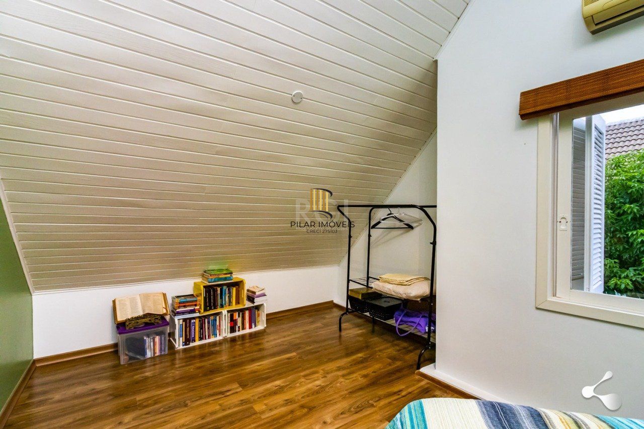 CASA 4 DORMITÓRIOS COM GARDEM NO GUARUJA - PORTO ALEGRE - RS