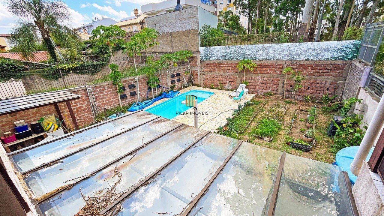 Casa 4 Suítes e 6 vagas de garagem no bairro Jardim Itu