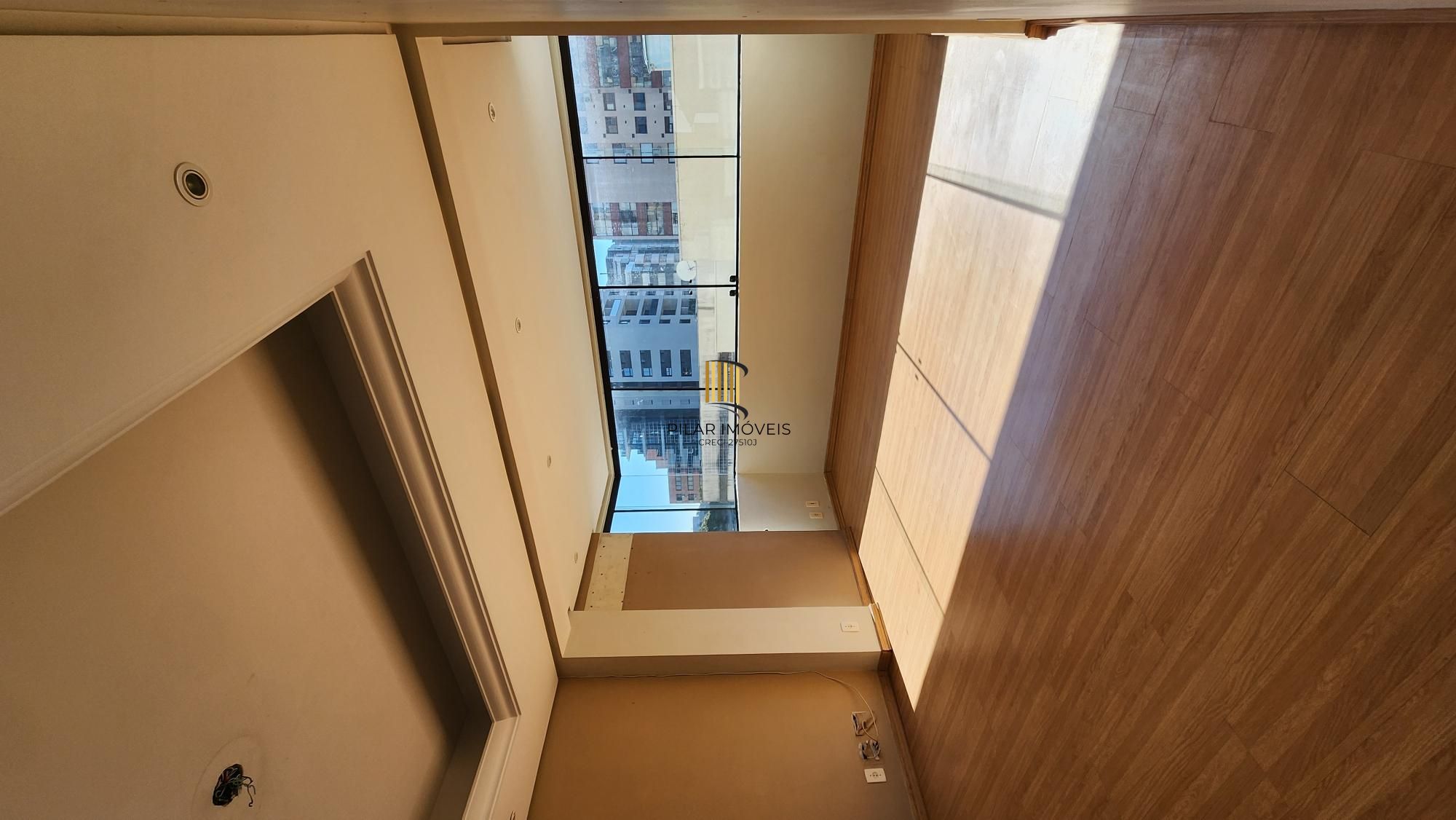 Apartamento de 103m² com 3 dormitórios, 1 suíte e 2 Vagas no Bairro Petrópolis