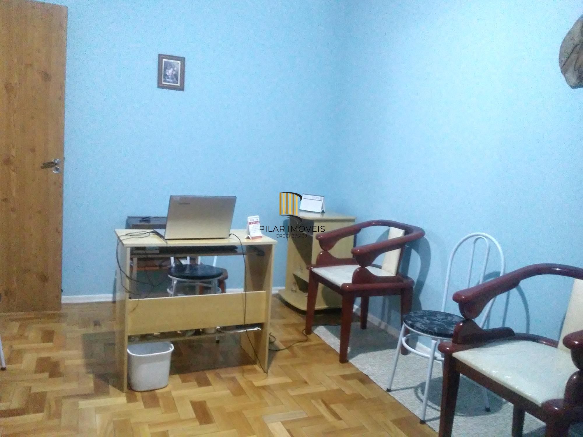 APARTAMENTO 2 DORMITÓRIOS NO 2º PAVIMENTO 1º ANDAR LOCALIZADO  NO BAIRRO SÃO SEBASTIÃO