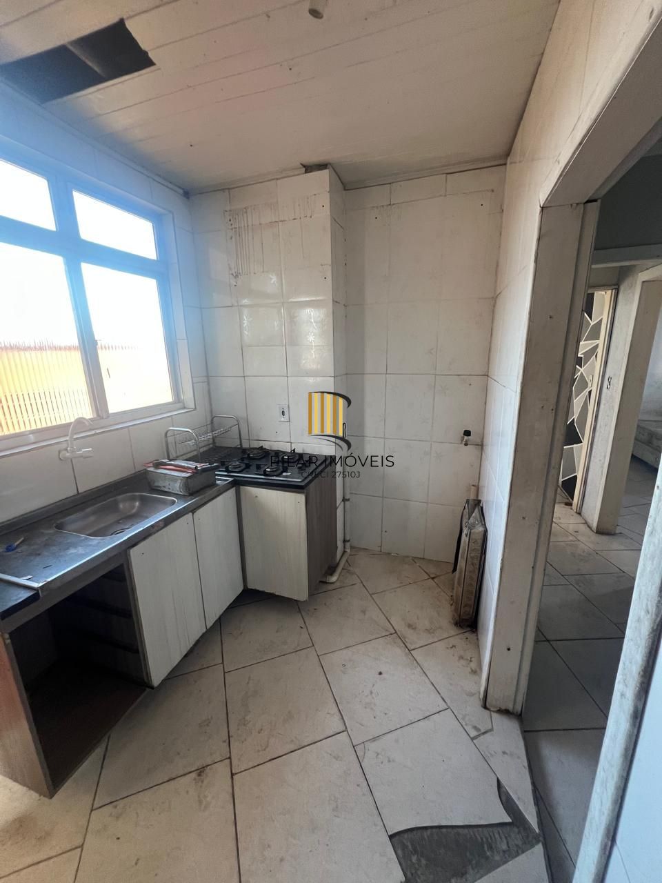 Apartamento à Venda com 02 Quartos na Av do Forte, Vila Ipiranga em Porto Alegre