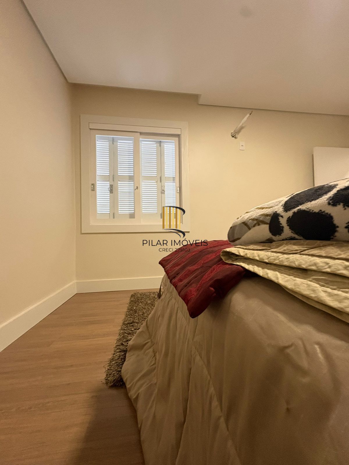 Apartamento com 02 quartos (01 suíte) no Bairro Cidade Baixa em Porto Alegre