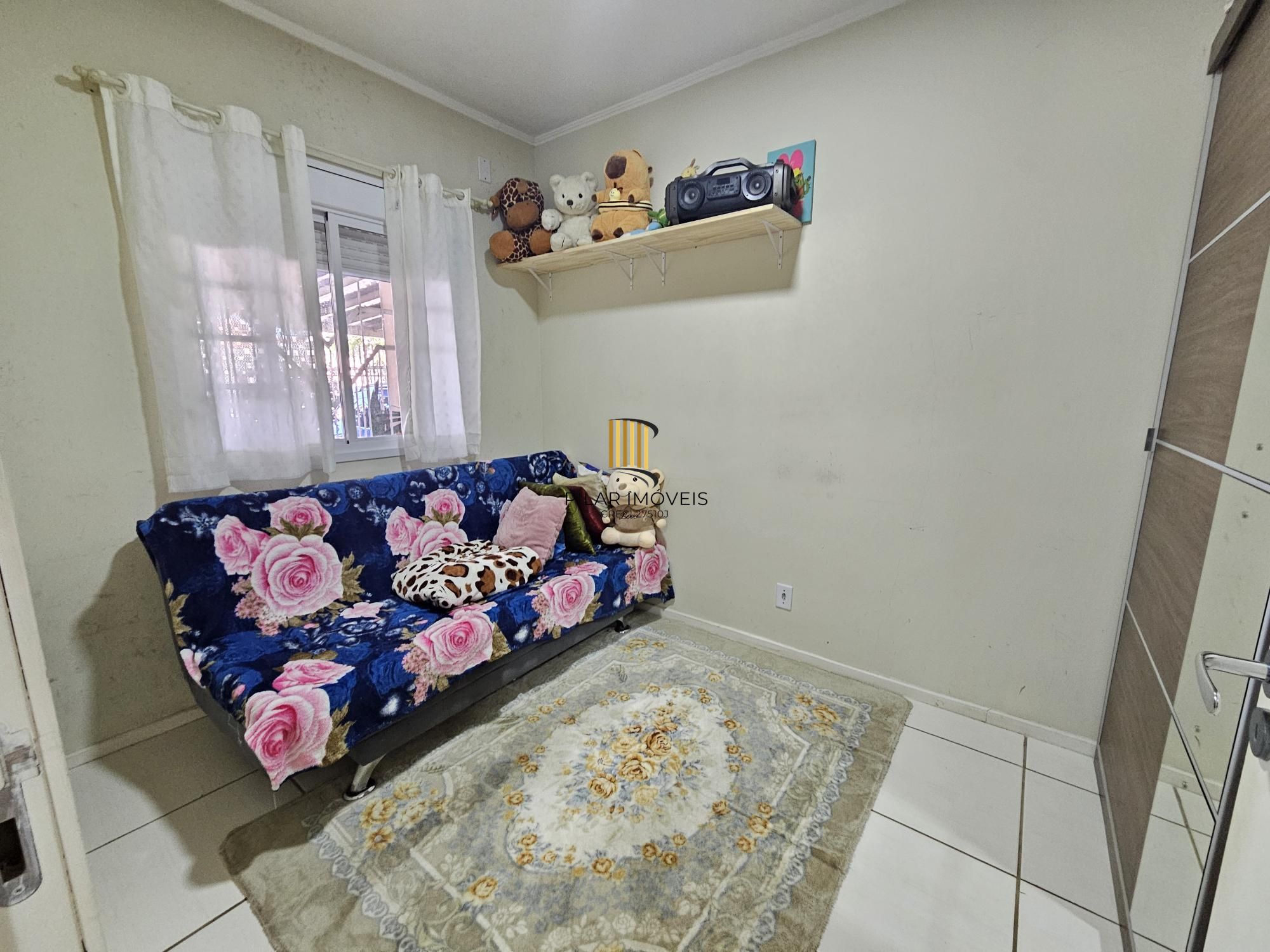 Oportunidade Única! Casa Residencial com 2 Quartos, 2 Banheiros e 2 Vagas de Garagem em Cachoeirinha, Rio Grande do Sul**