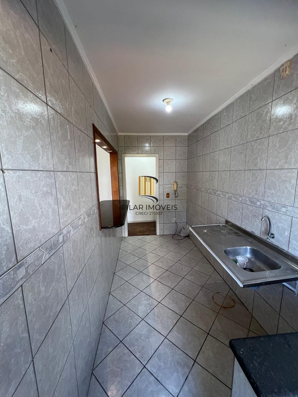 Apartamento à Venda com 02 Quartos na Av do Forte, Vila Ipiranga em Porto Alegre