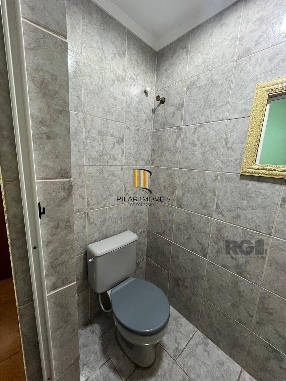 Apartamento com 2 quartos, vaga de garagem, lavabo, no bairro Cristal, Porto Alegre/RS