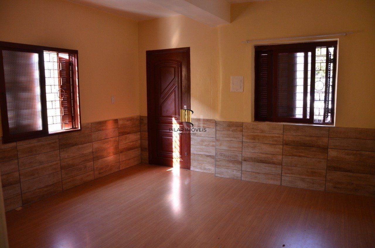 Casa Com 5 dormitórios no Bairro Partenon