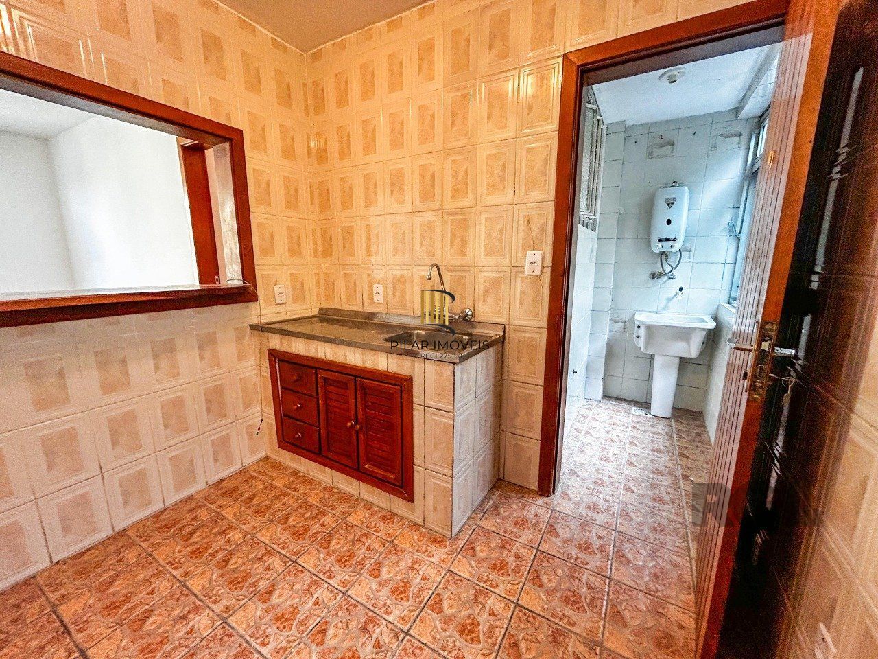 APARTAMENTO 2 DORMITÓRIOS, VAGA ROTATIVA, NO BAIRRO CRISTAL, PORTO ALEGRE/RS
