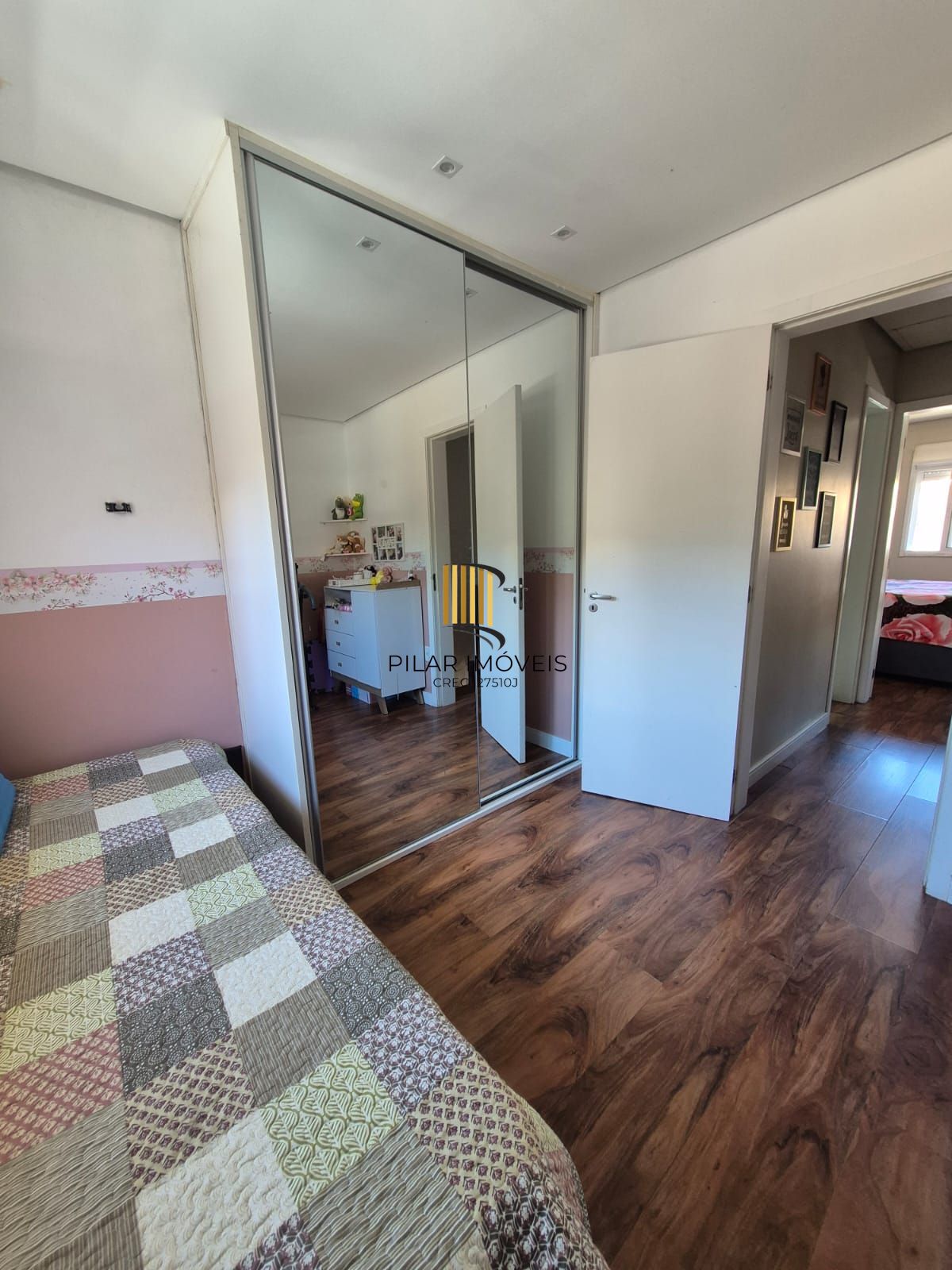 Casa com 02 quartos em Condomínio Fechado no Bairro Vila Nova