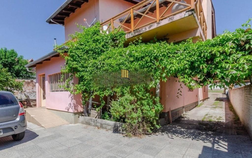 Casa 6 dormitórios no bairro Vila Conceição