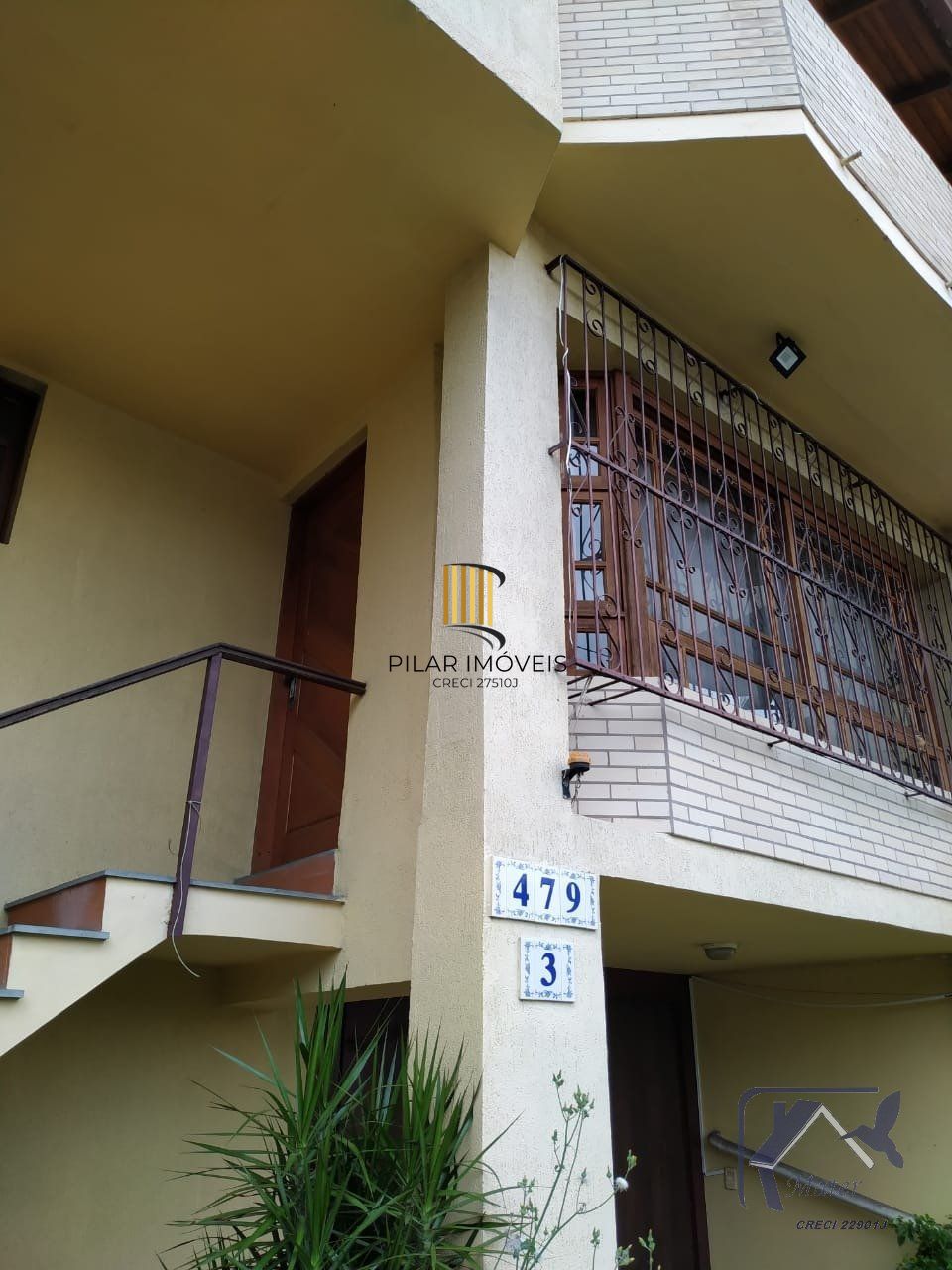 CASA COM 220m², 3 DORMITORIOS, SUITE, 4 VAGAS DE GARAGEM COBERTAS, BAIRRO IPANEMA, EM PORTO ALEGRE, RS