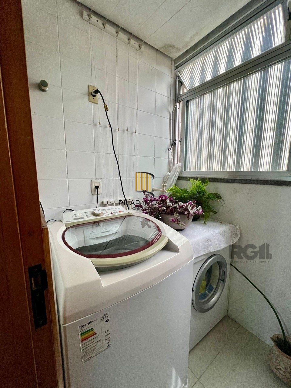 Apartamento 2 dormitórios mobiliado no bairro  Partenon.