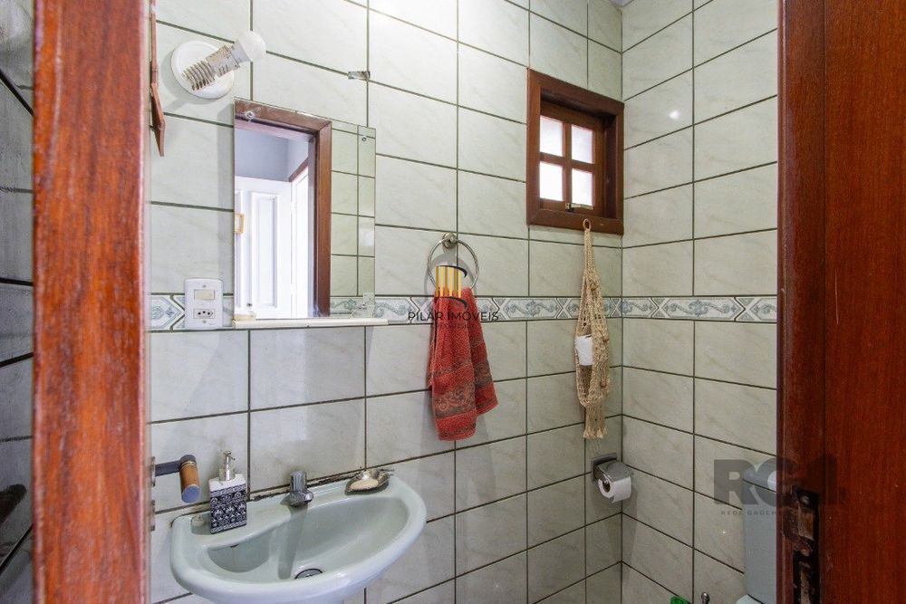 Casa 3 dormitórios no bairro Serraria