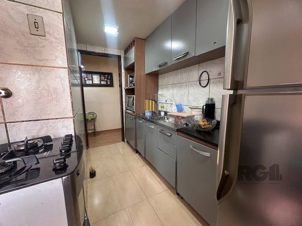 Apartamento a venda, dois dormitórios mobiliado no bairro Cristal.