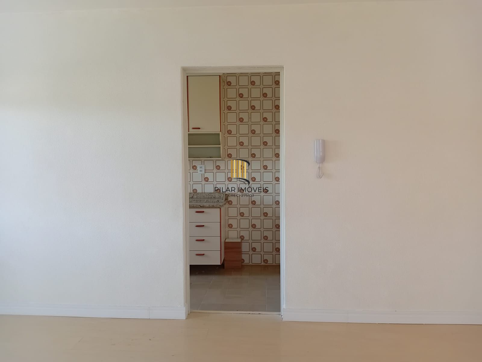 Apartamento de 1 quarto semimobiliado no bairro Tristeza em Porto Alegre.