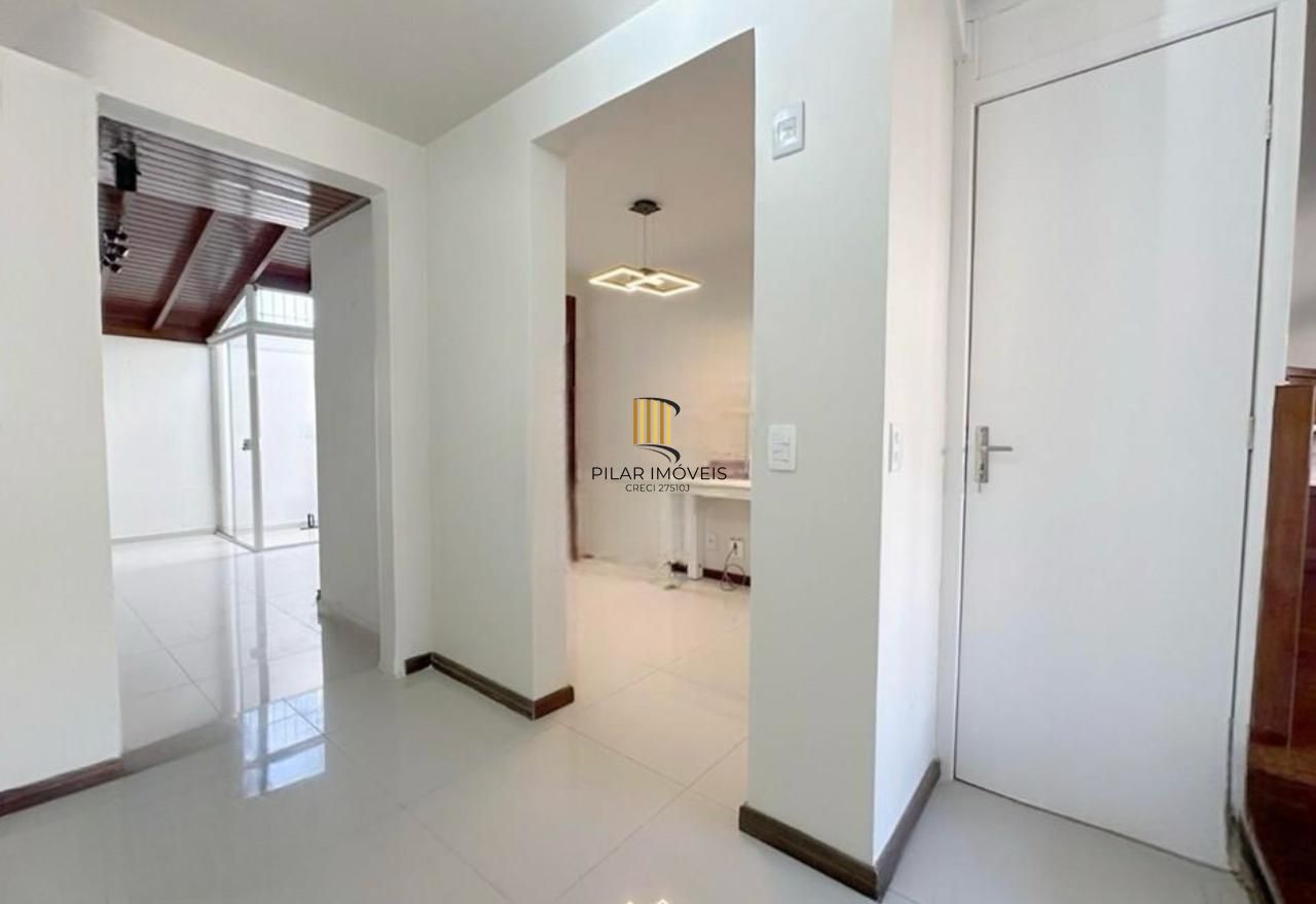 Casa em condominio , 2 dorm, 1 vaga, bairro Sarandi, condomínio Acapulco.