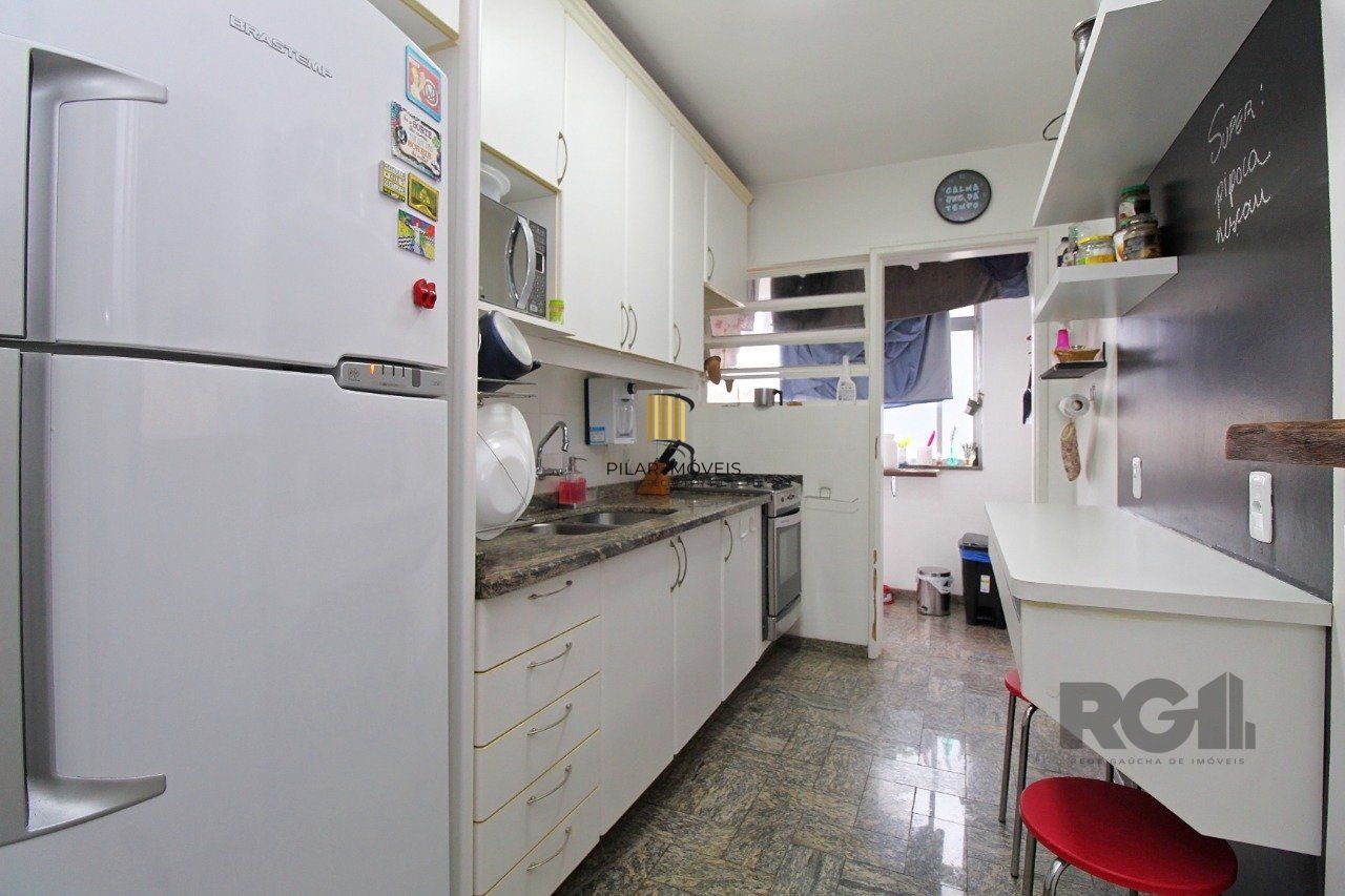 Apartamento a venda composto de dois dormitórios no bairro menino Deus com vaga