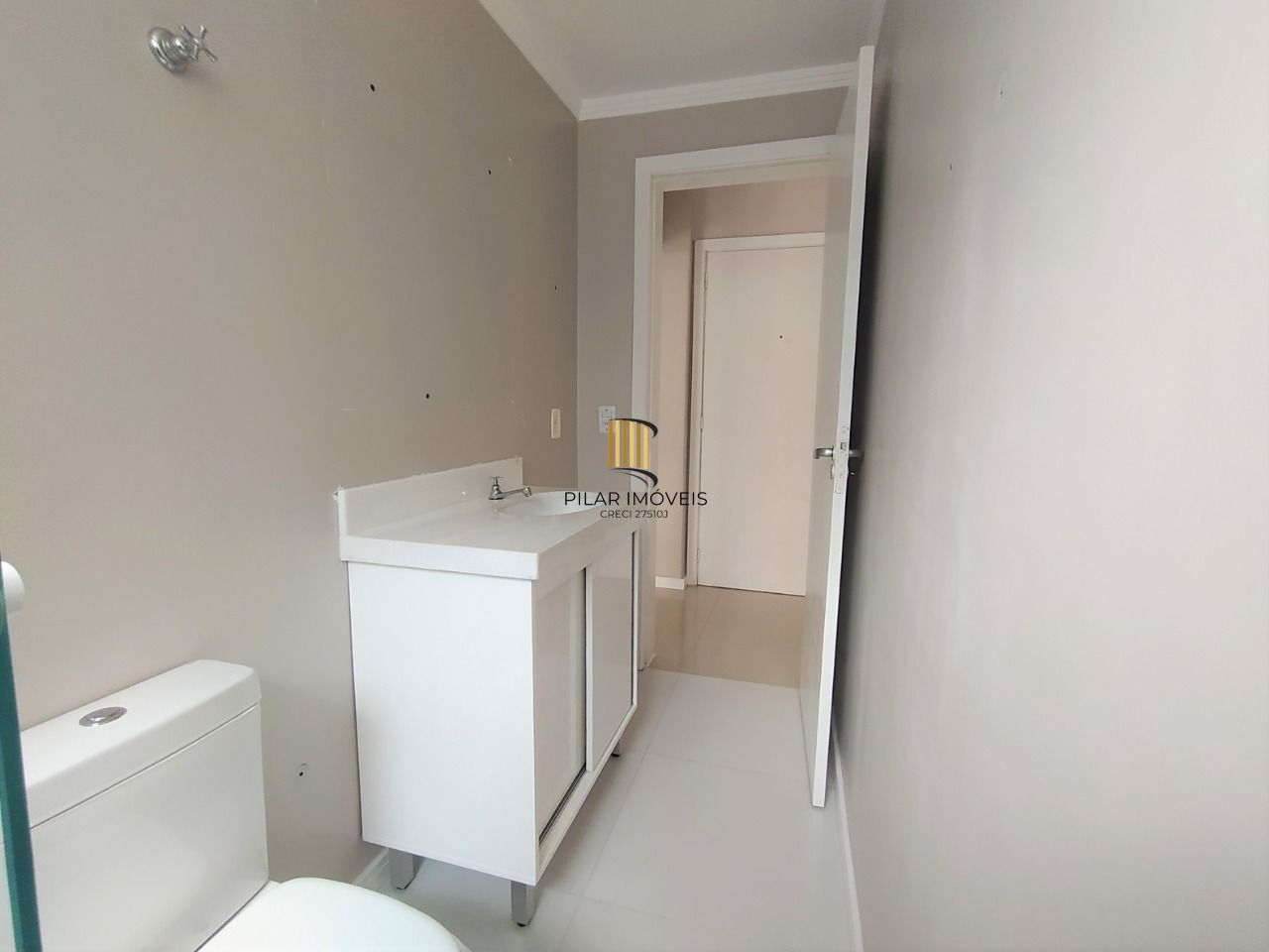 Apartamento reformado de 1 dormitório em andar alto !