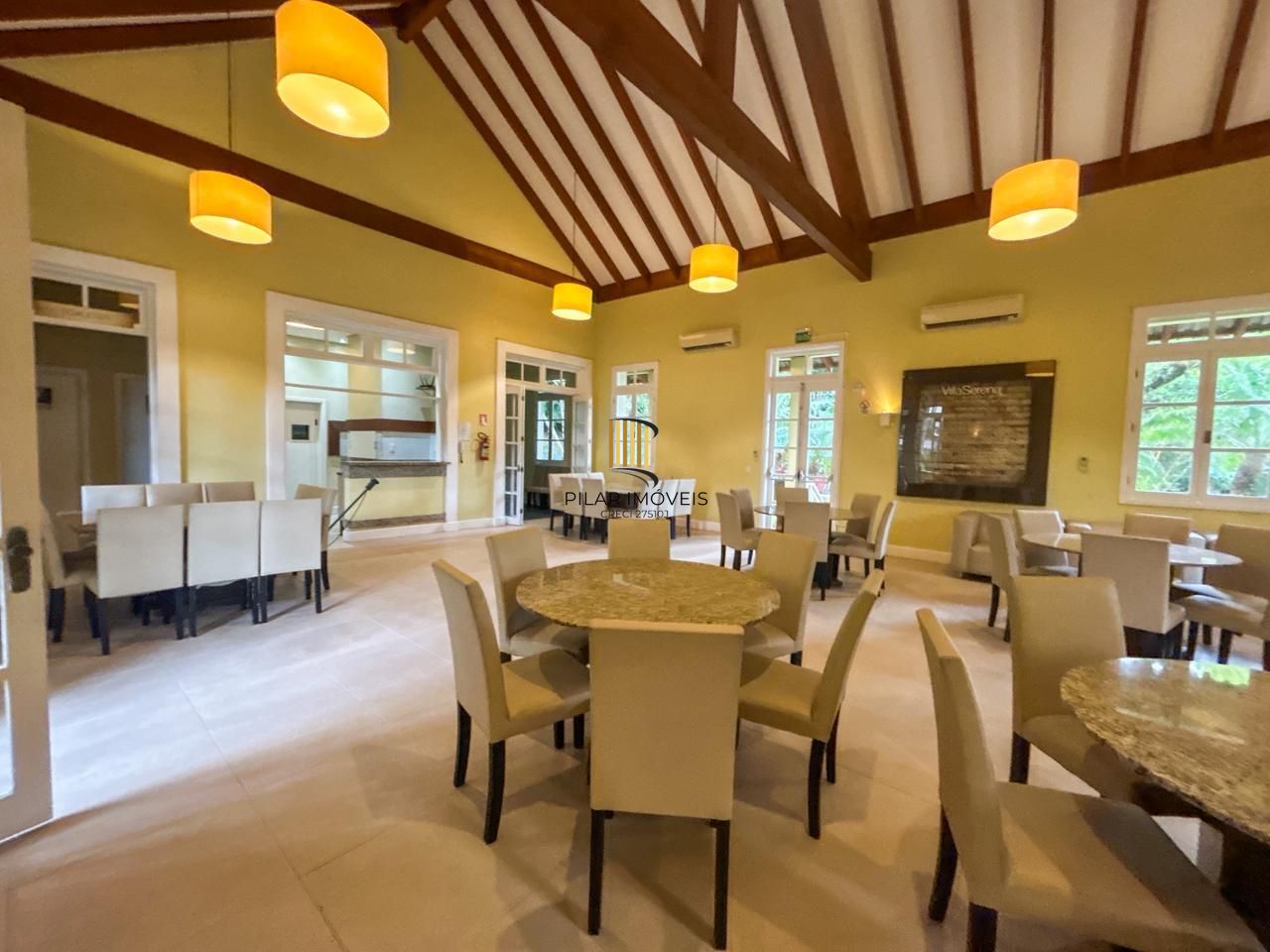 Casa em Condomínio com 03 quartos, 01 suíte e 02 vagas cobertas - Teresópolis